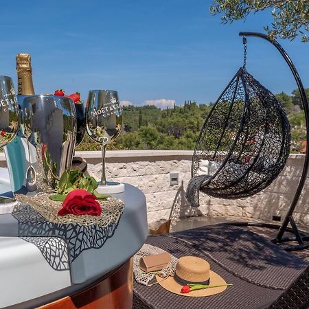 Uniquely Designed Villa Ivana With Outdoor Jacuzzi Nearby The Pebble Banje Beach At The Island Of Solta Rogač Extérieur photo