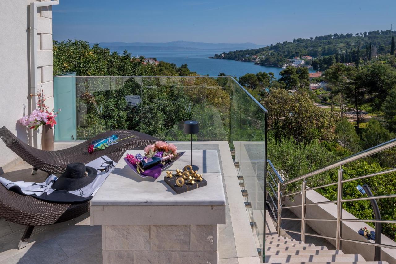 Uniquely Designed Villa Ivana With Outdoor Jacuzzi Nearby The Pebble Banje Beach At The Island Of Solta Rogač Extérieur photo