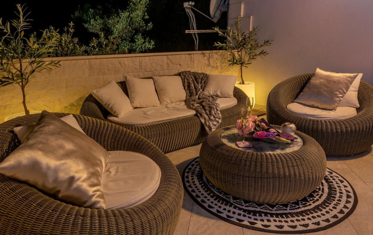 Uniquely Designed Villa Ivana With Outdoor Jacuzzi Nearby The Pebble Banje Beach At The Island Of Solta Rogač Extérieur photo